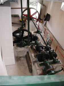 Искусственные волны: предыстория и первые установки